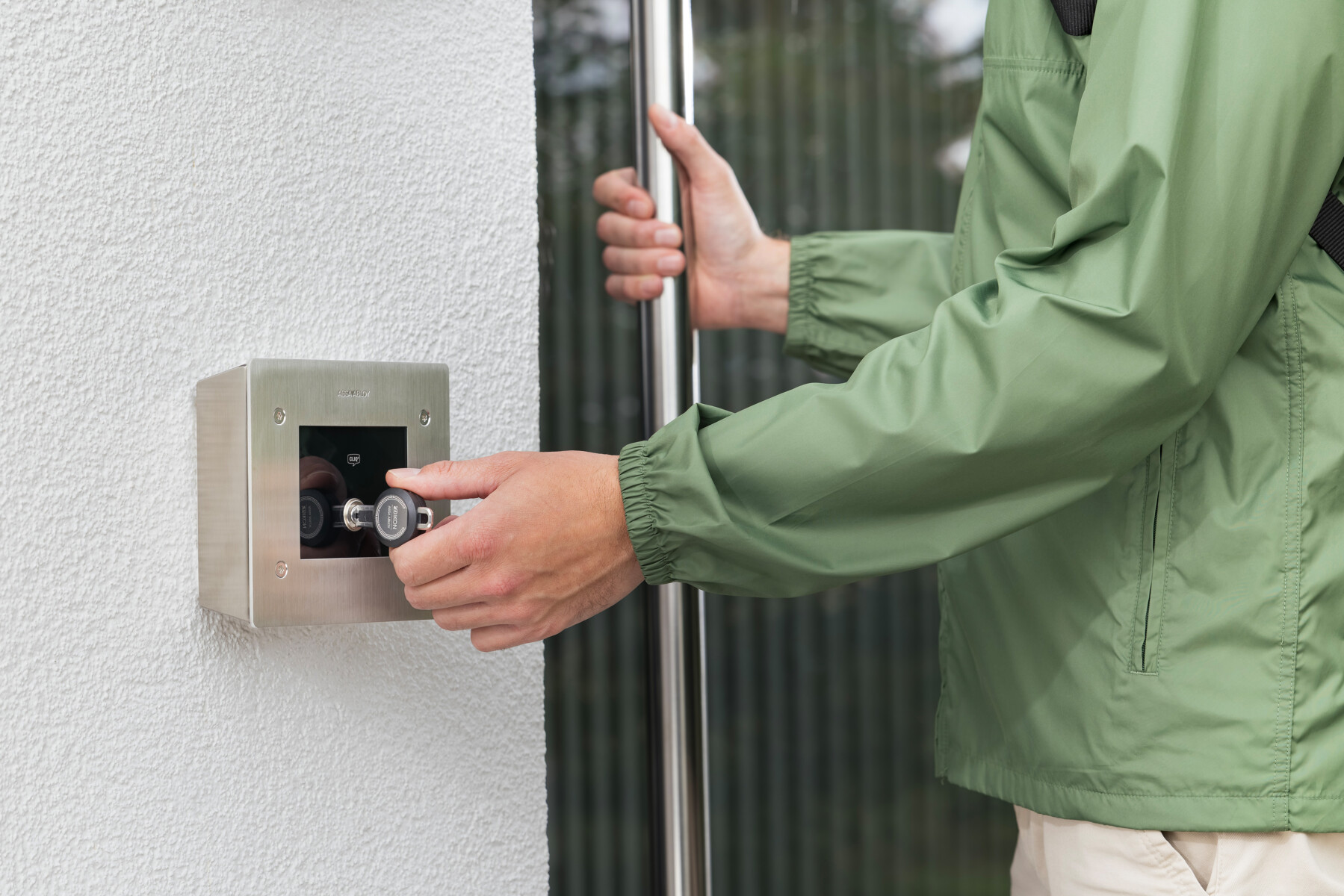 ASSA ABLOY erweitert digitale Zutrittswelt mit neuen CLIQ® Lesern und Updatern